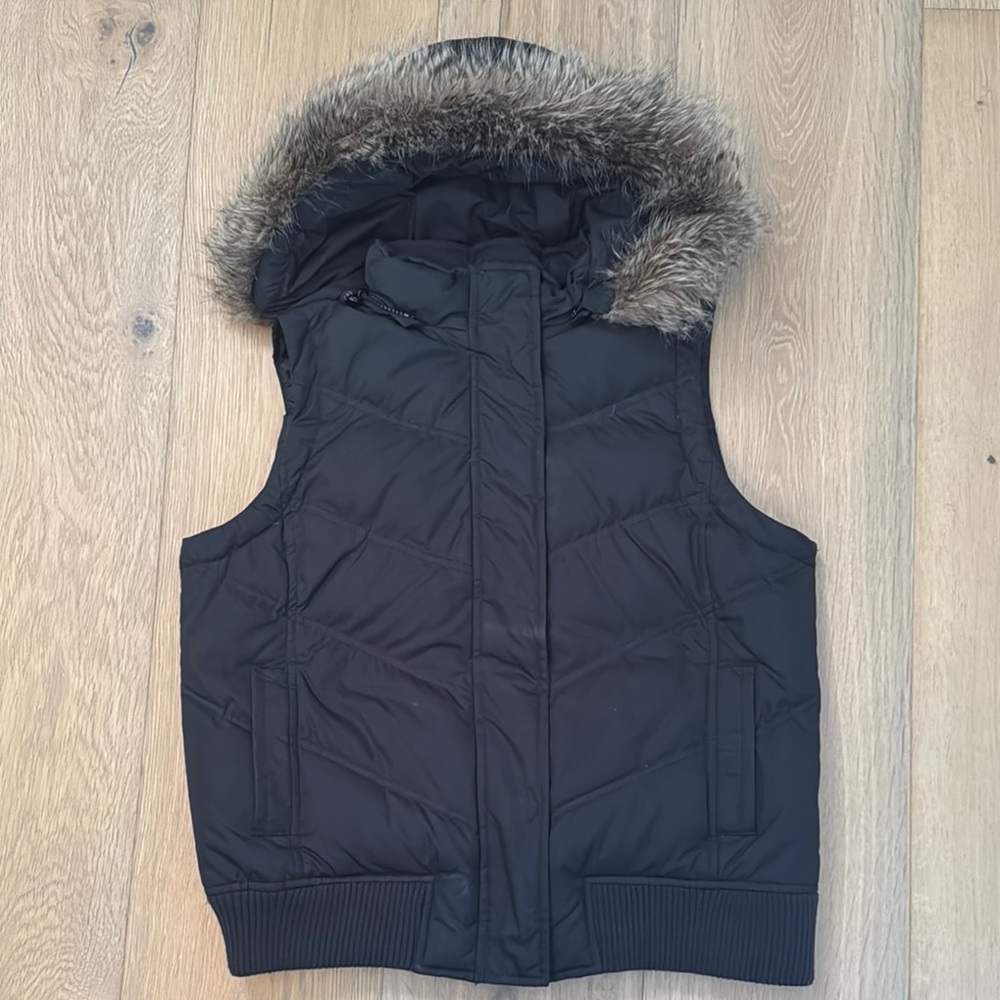 GAP Women’s Black Hooded Vest with Faux Fur Trim